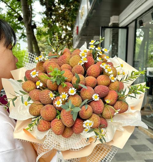 原来荔枝花的花语是什么？荔枝花代表了怎样的情感？