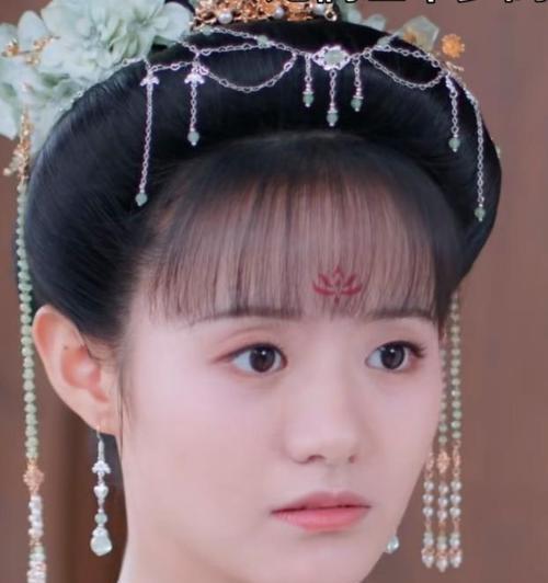 四瓣花钿代表什么含义？它的象征意义有哪些？