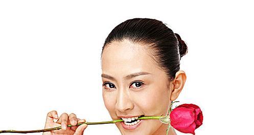 手势如何象征玫瑰花？有哪些特别的手势代表玫瑰？