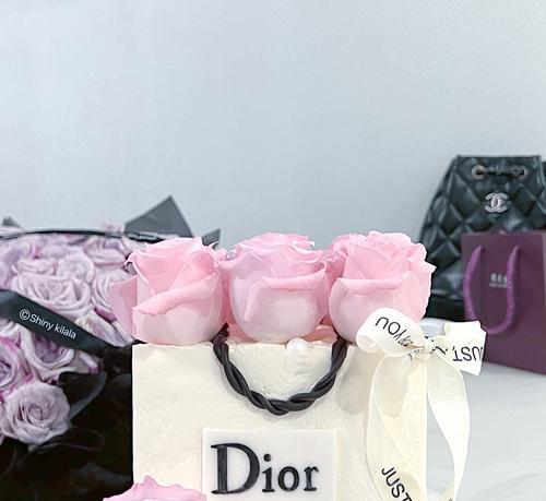 裸根花束的花语含义？象征着什么特别意义？