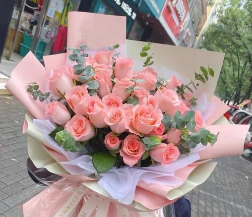 粉色玫瑰花的深刻寓意（解读十一朵粉色玫瑰花代表的含义）