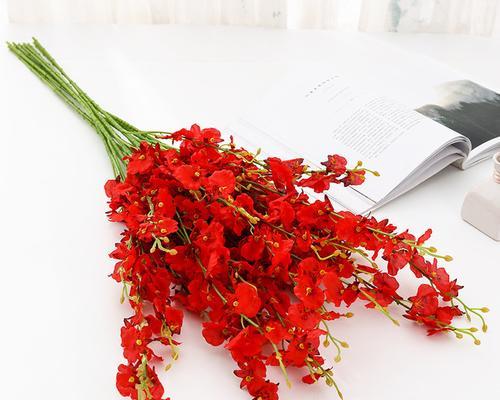 黄金色假花的寓意是什么？假花与真花的寓意有何区别？