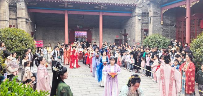 花朝节的举办有何目的和意义？它在文化中占据什么地位？