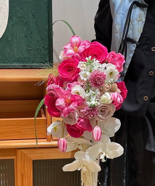 手捧花款式有哪些寓意？如何挑选寓意吉祥的手捧花？