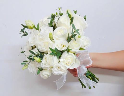 白色贝壳手捧花的寓意和象征是什么？贝壳花束的花语含义？