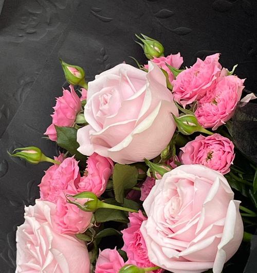 一束花不同颜色代表什么？每种颜色的花都有哪些特殊含义？