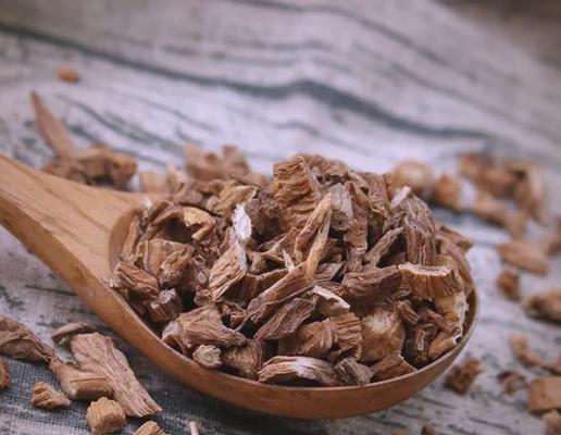 山豆根与北豆根的区别（从外观、生长环境、营养成分等多方面进行比较）